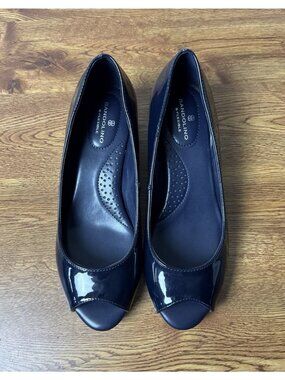 Bandolino Candra Peep Toe Wedge Size 6.5M Navy Blue Patent Leather B-Flexible
